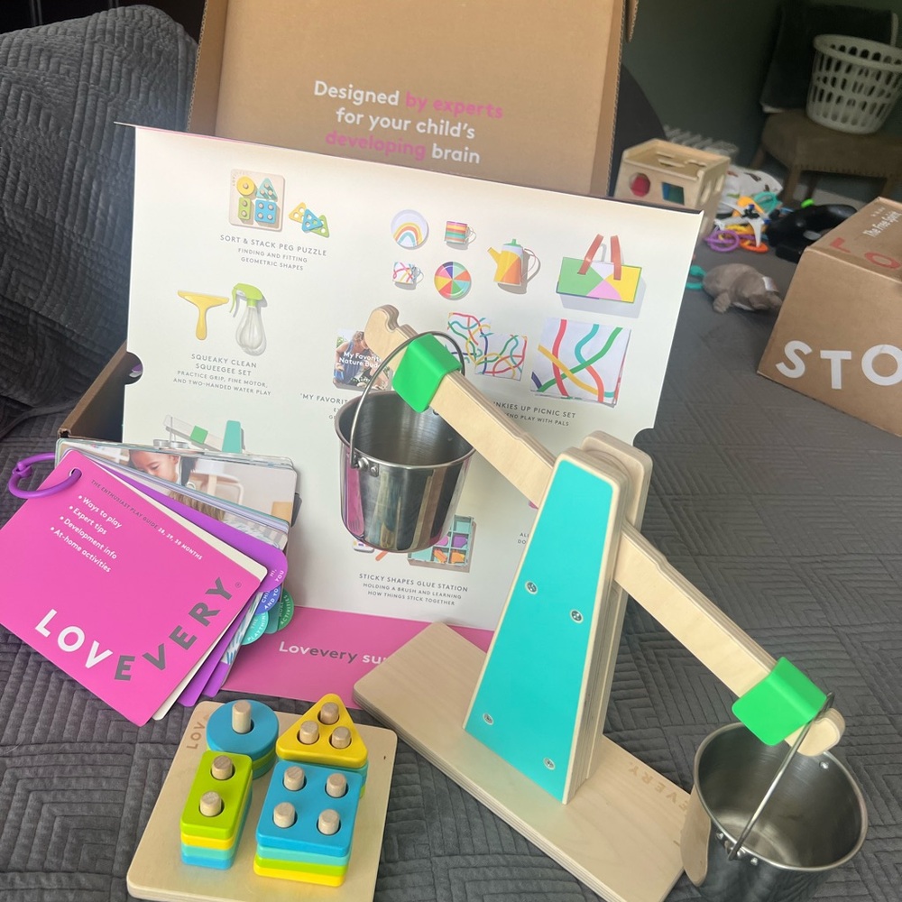 Lovevery- The Enthusiast Play Kit Months 28, 29, 30